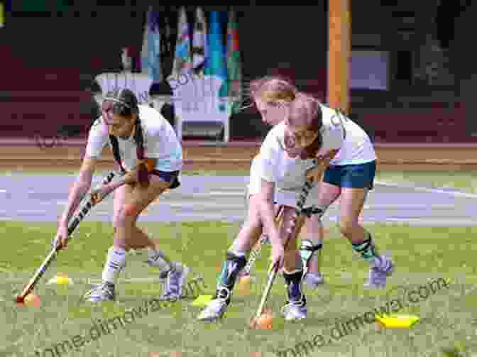 Youth Field Hockey Players Practicing Drills Youth Field Hockey Drills Strategies Plays Games Handbook (Drills And Plays 10)